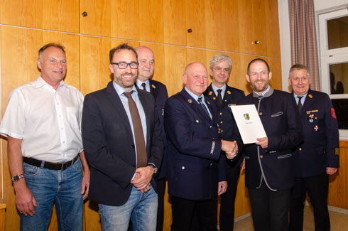 Foto: FF Trübenbach - Manfred Künzel, Markus Mönch, KBM Jochen Mann, Helmut Geßlein, KBI Stefan Zapf, Rainer Mattem, KBR Manfred Lorenz